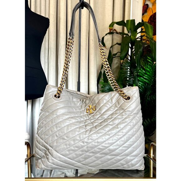 AUTHENTIC TORY BURCH GREY QUILTED LEATHER LARGE KIRA SHOULDER BAG - Picture 2 of 13